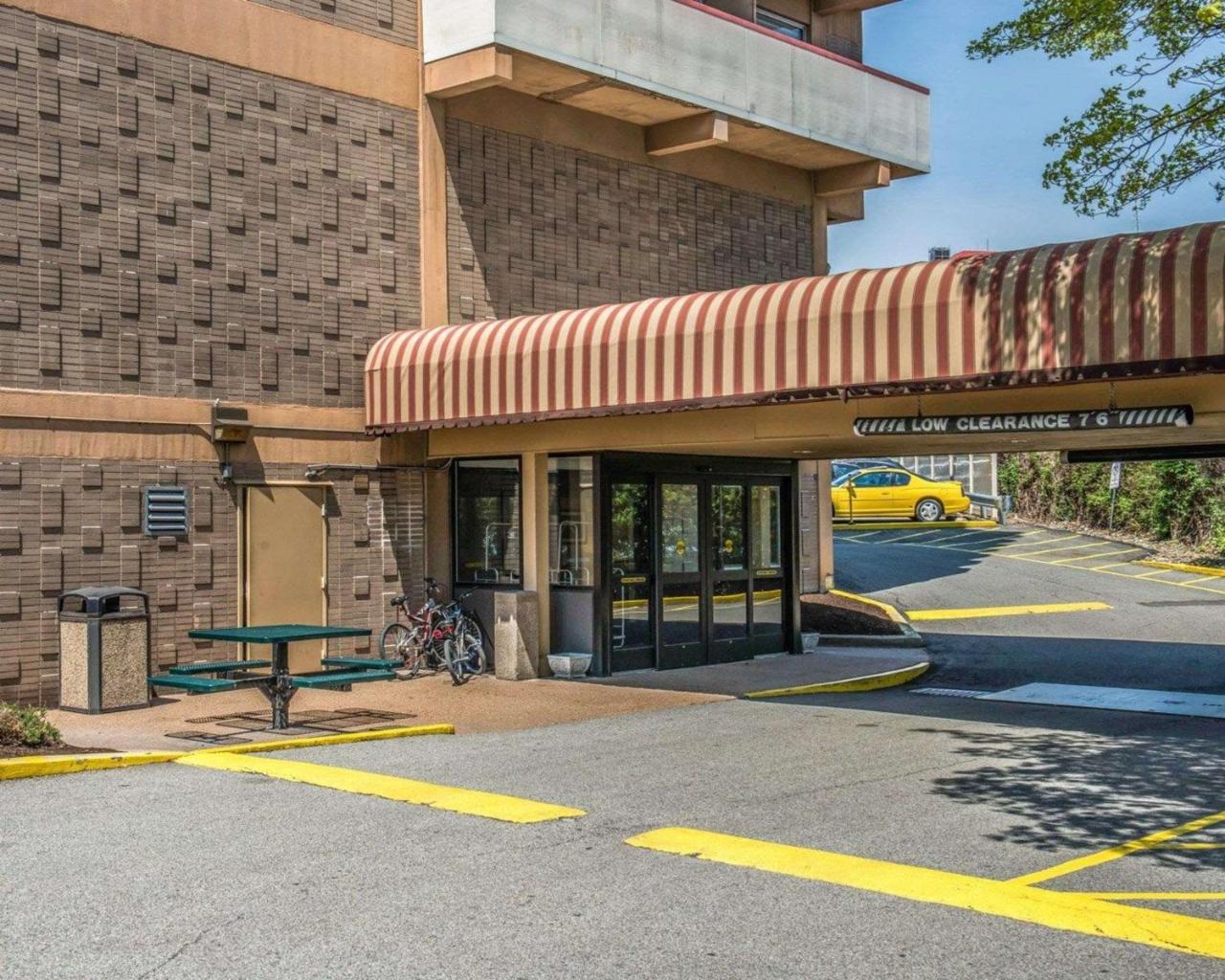 Quality Inn University Center Pittsburgh Exterior photo
